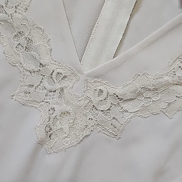 Rebecca Taylor Top Crepe Lace Inset Blouse Scallop Vneck Sz 10 Pleats Peplum - Picture 4 of 8